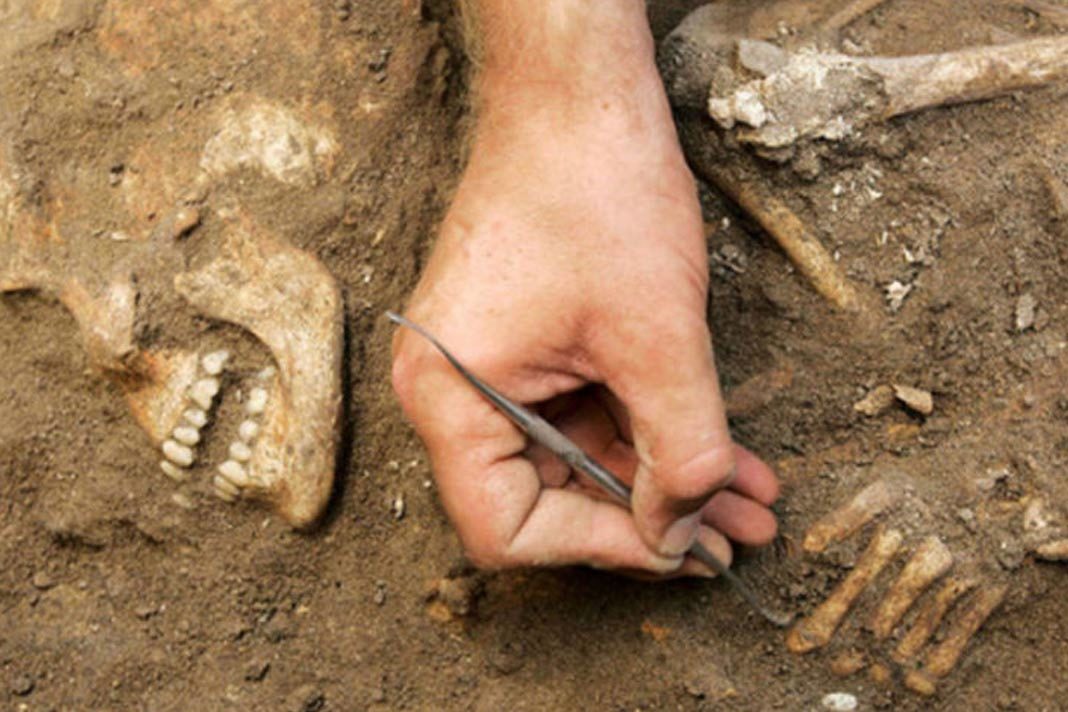 Discovery-Of-3600-Year-Old-Burial-Chamber-From-Biblical-City-Stuns-Archaeologists