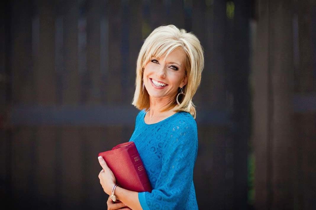 key-pastors-affirm-even-apologize-to-beth-moore