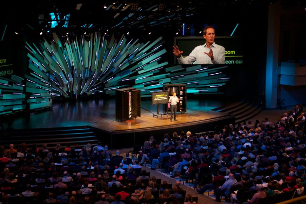 megachurch-pastor-calls-christians-to-unhitch-their-faith-from-the-old-testament