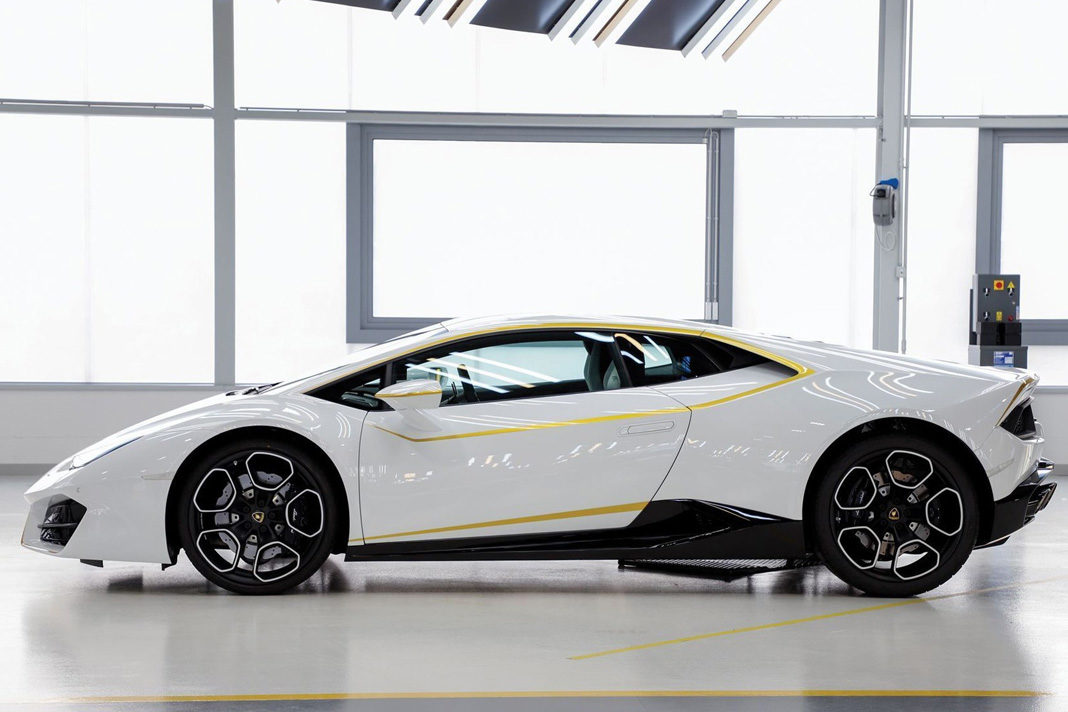 popes-lamborghini-sells-for-1-23million