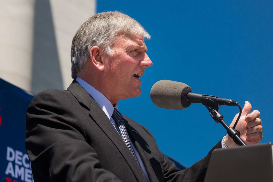 its-disgraceful-franklin-graham-rebukes-immigration-policy-on-cbn-drawing-national-attention