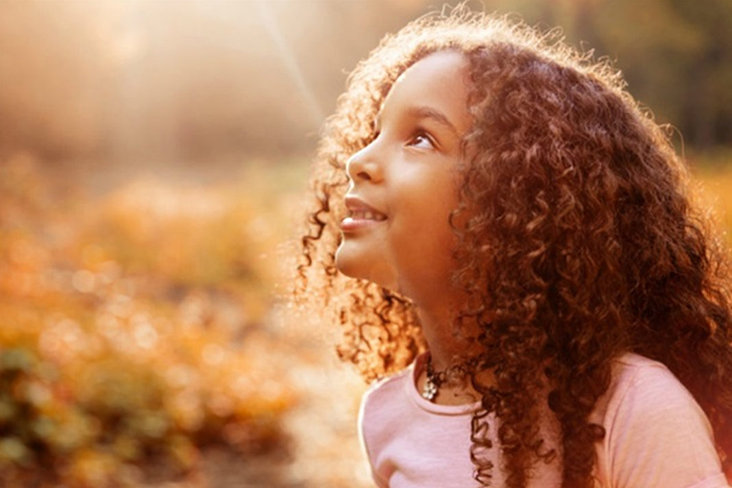 little-girl-has-amazing-reaction-every-time-father-says-hallelujah