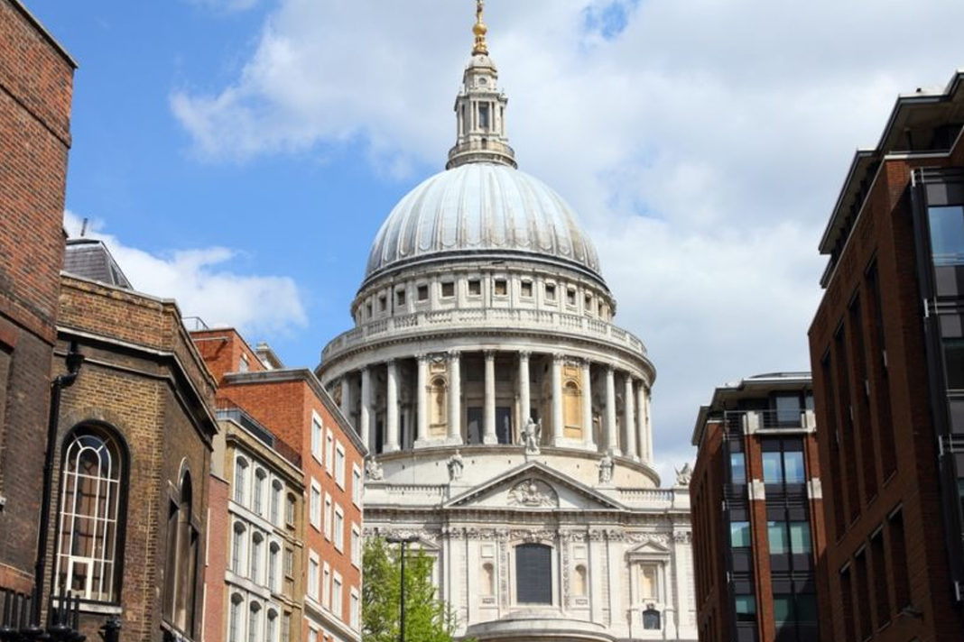 st-pauls-cathedral-forbids-public-bible-reading-police-disagree