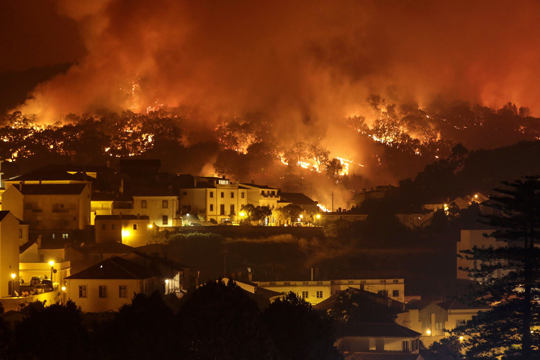 homes-and-hotels-evacuated-as-portugal-wildfire-burns-for-fourth-day