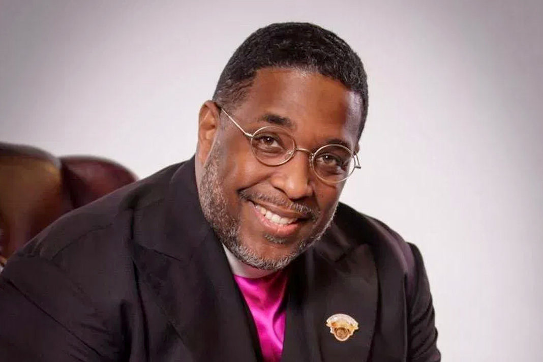 pastor-returns-to-pulpit-after-surgery-that-threatened-to-steal-his-voice-forever