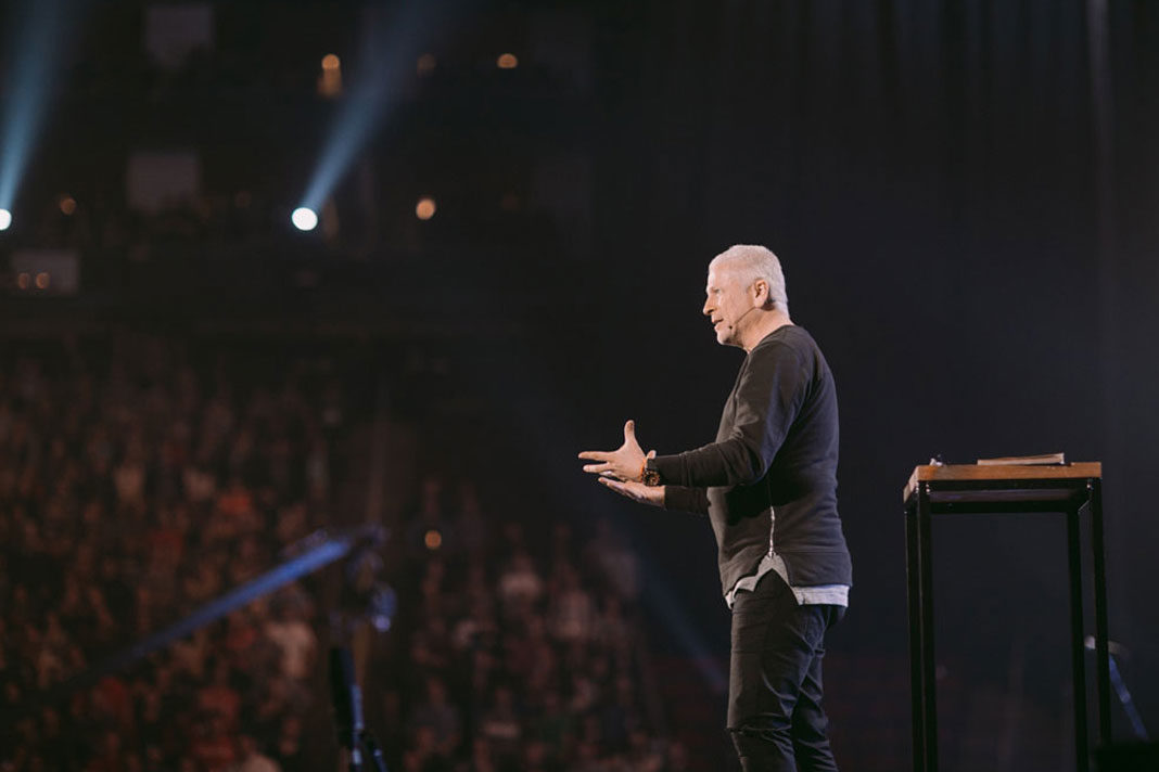 louie-giglio-how-job-3510-saved-me-from-the-brink-of-a-nervous-breakdown