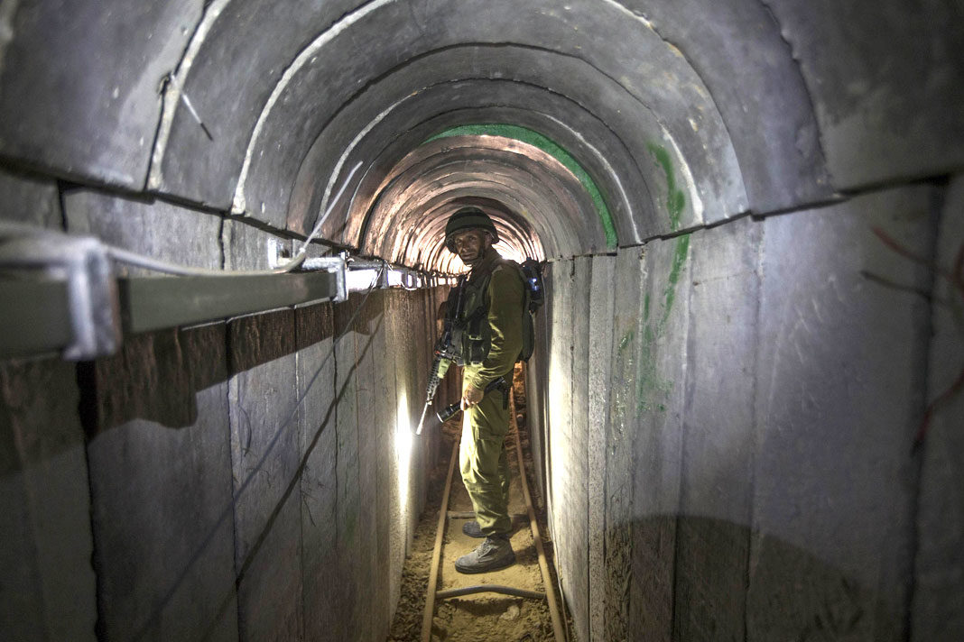 idf-blows-up-hamas-terror-tunnel-reached-200-meters-into-israel