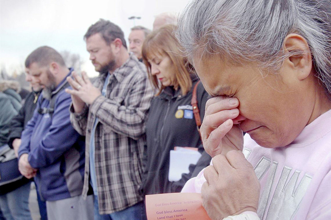 Heartbreaking-Moment-Workers-Pray-Together-After-Company-Announces-Massive-Layoffs