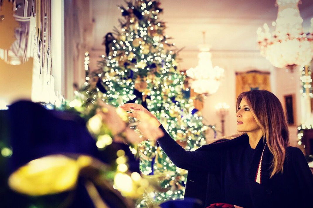 melania-trumps-white-house-christmas-decorations-include-gorgeous-18th-century-nativity-scene
