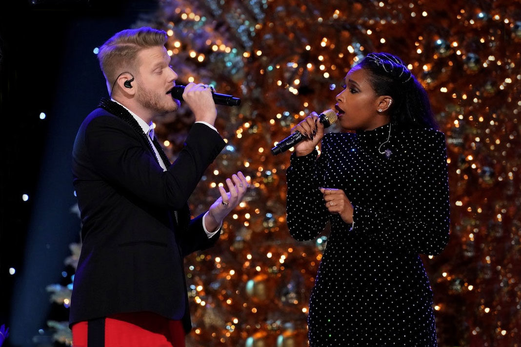 pentatonix-and-jennifer-hudson-performs-how-great-thou-art