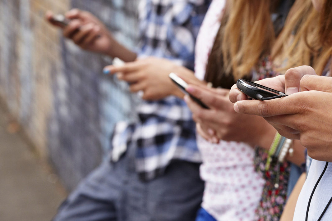 teens on social media