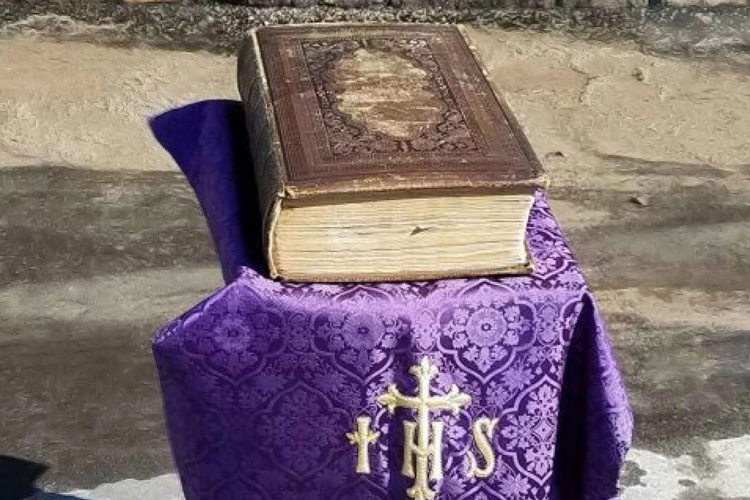 150-year-old-miracle-bible-survives-two-different-church-fires 150-Year-Old ‘Miracle’ Bible that Survived fires