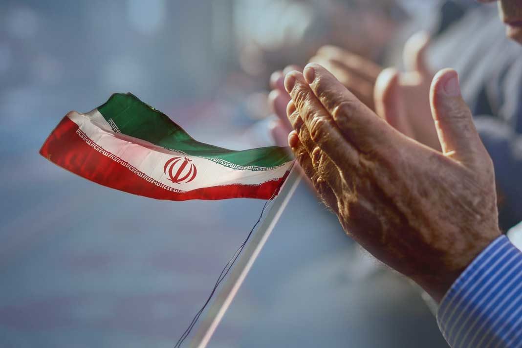 after-man-in-white-appeared-to-iranian-he-hid-new-faith-from-wife Iranian Man