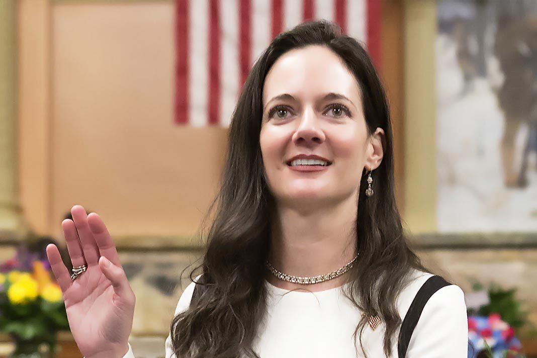 christian-republican-accused-of-weaponizing-jesus-name-in-prayer-in-front-of-muslim-democrat Rep. Stephanie Borowicz