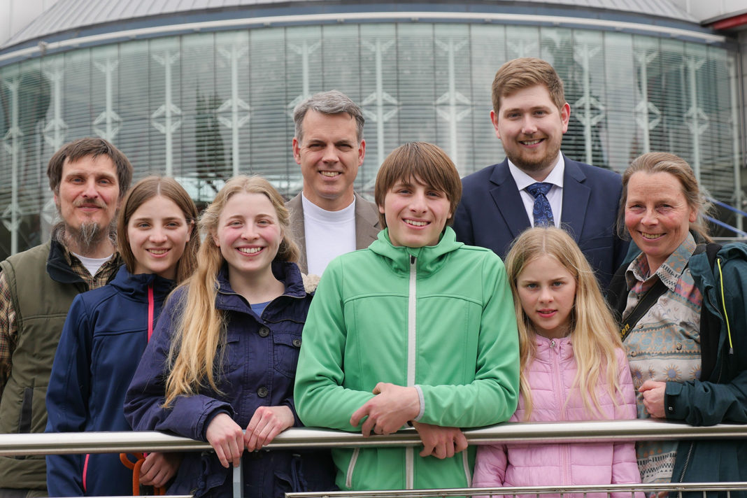 christian-homeschooling-family-wins-back-custody-of-children Family