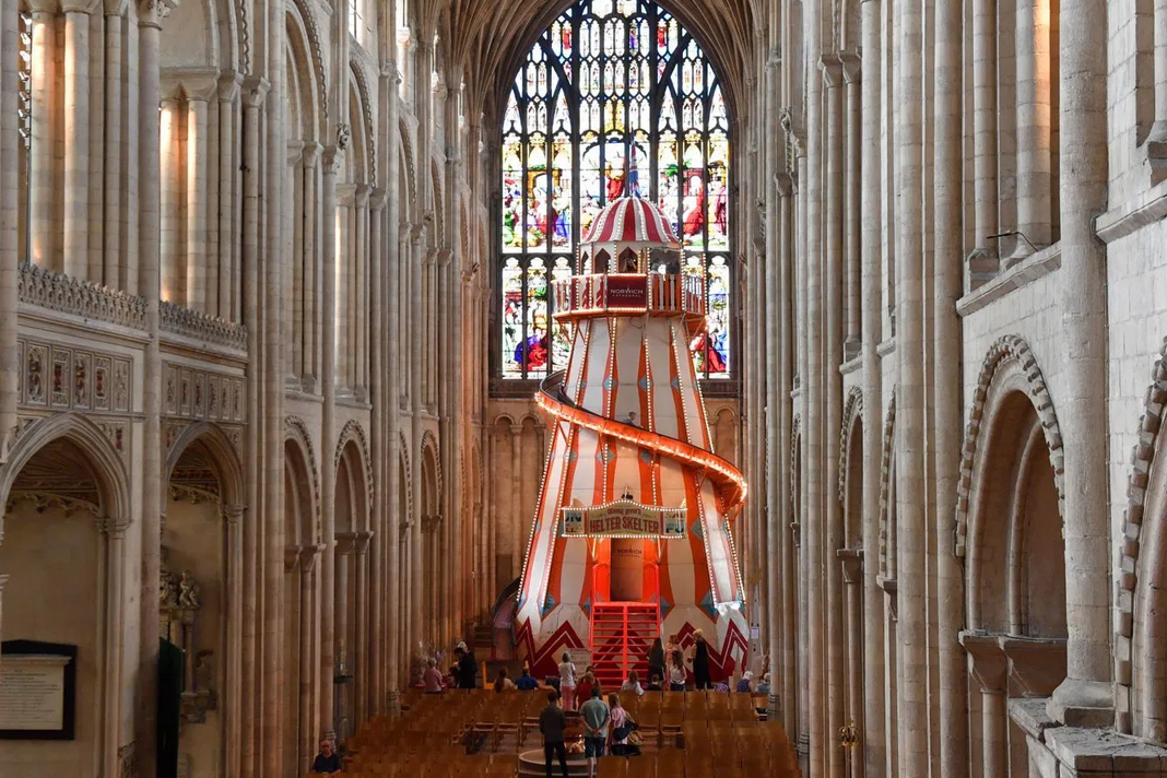 around-20000-people-visited-the-helter-skelter-of-the-norwich-cathedral The slide is in the center of the cathedral. / Norwich Cathedral