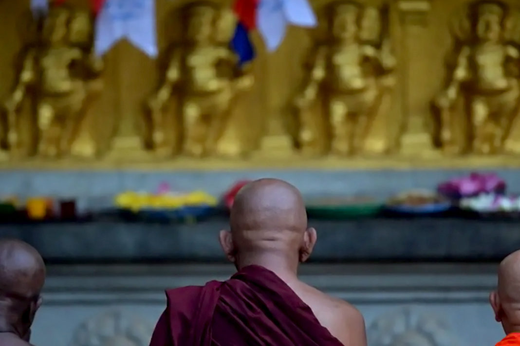 buddhist-monks-turn-to-jesus Monks