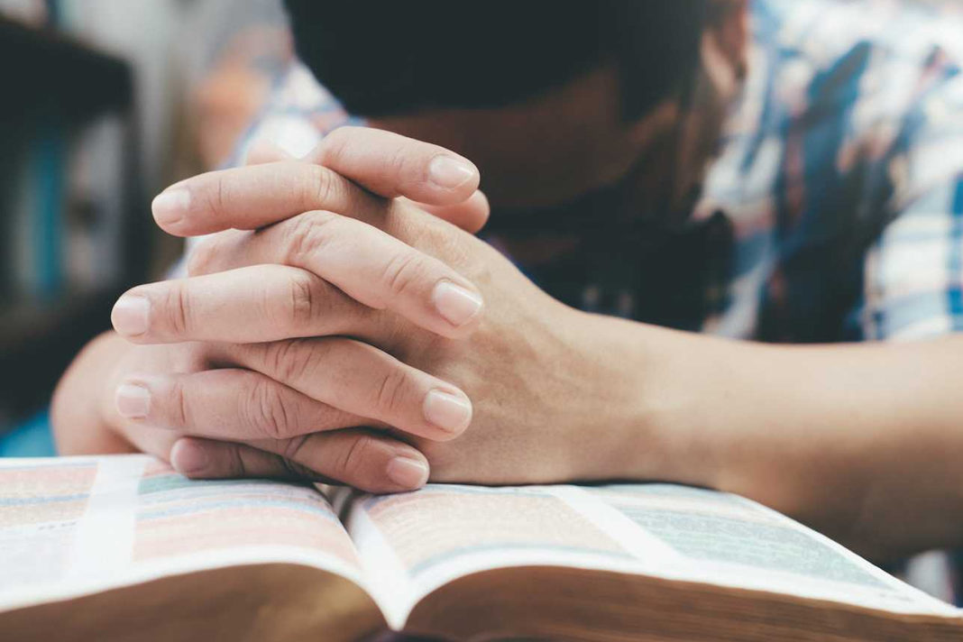 prayer-is-not-a-worthless-response-what-greg-laurie-jack-graham-and-franklin-graham-say-about-the-shootings Man Praying