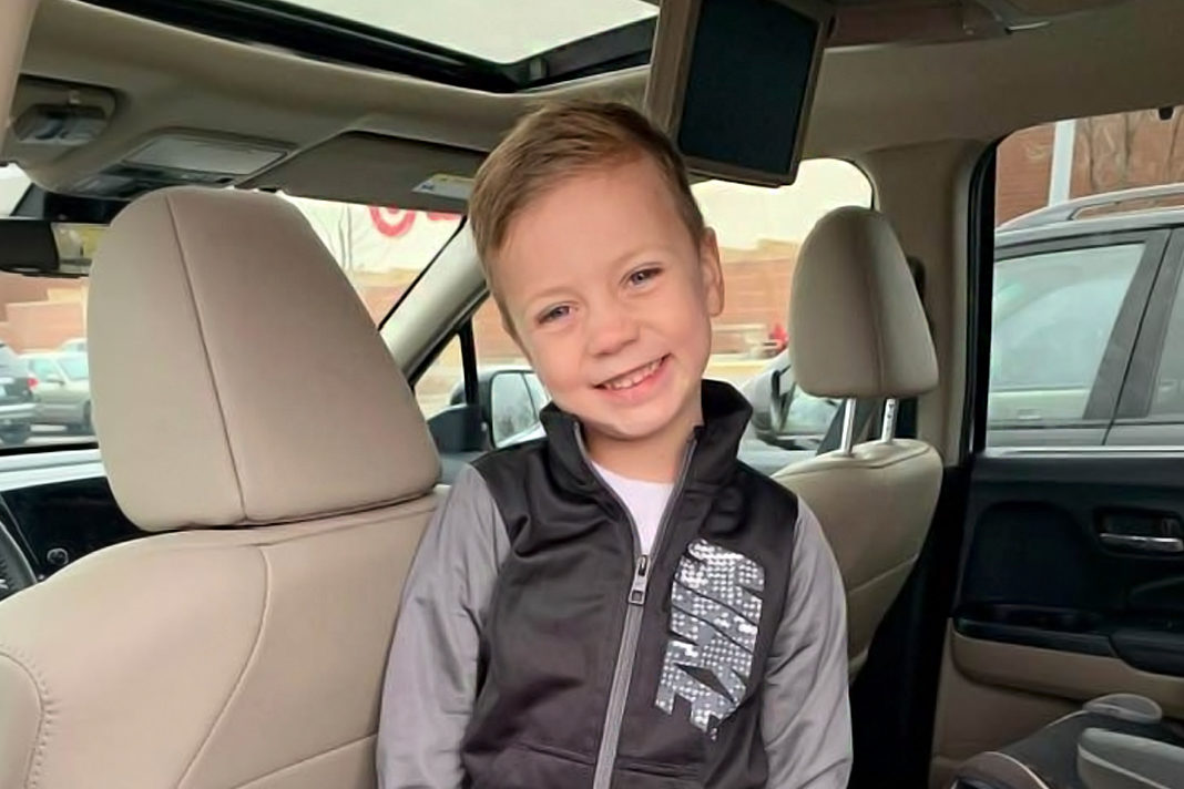 the-lord-is-good-miracle-boy-thrown-from-mall-of-america-balcony-leaves-icu Landen Hoffman