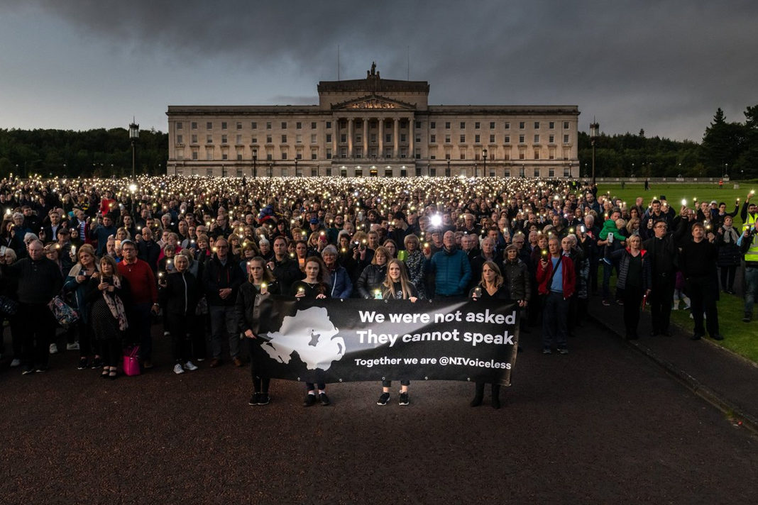 20000-walk-in-silence-against-drastic-relaxation-of-abortion-law-in-northern-ireland The demonstration ended in front of the Northern Irish parliament. / @NIvoiceless