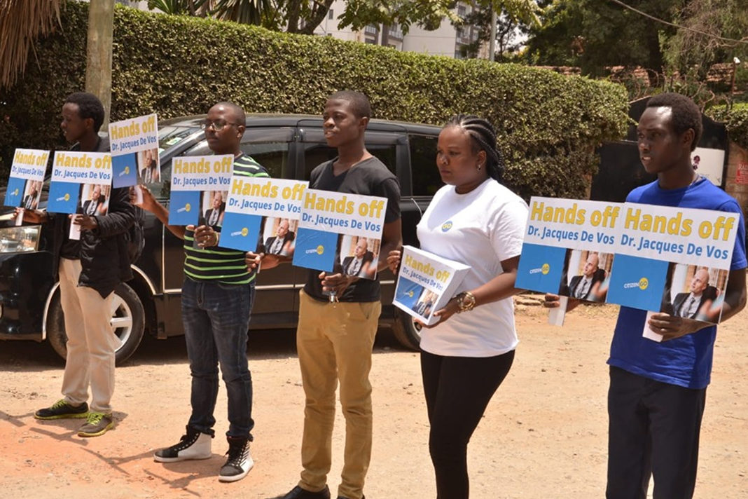 protesters-in-nairobi-stand-with-persecuted-south-african-dr-jacques-de-vos Nairobi protesters