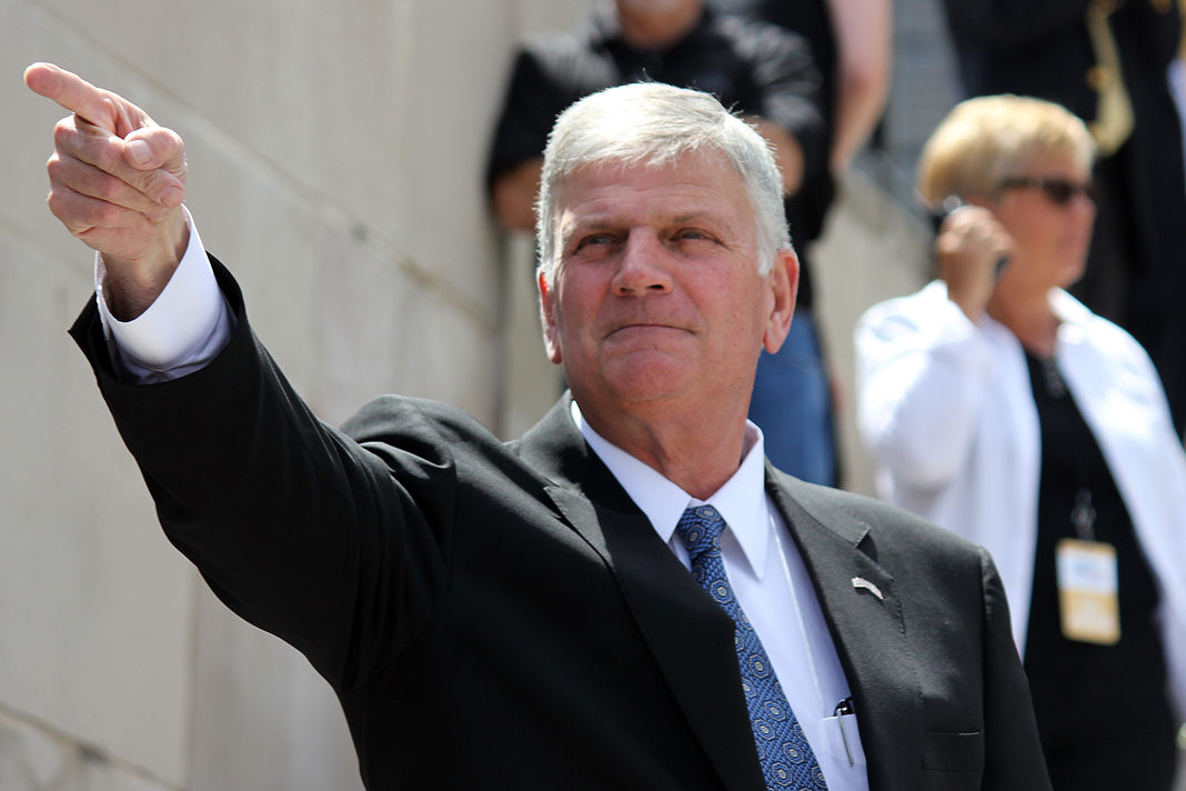 franklin-graham-speaks-out-on-impeachmentit-makes-me-sick-to-my-stomac-pray Franklin Graham
