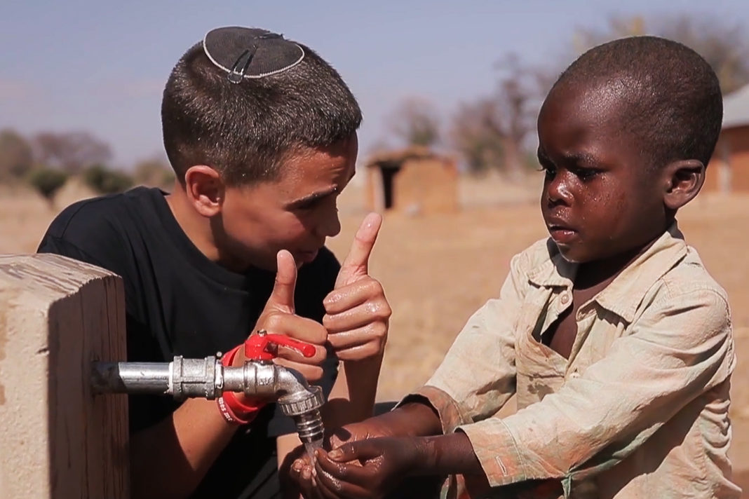 watch-how-a-13-year-old-israeli-boy-impacted-an-entire-village-in-tanzania-with-clean-water 13 Year-Old Israeli Boy