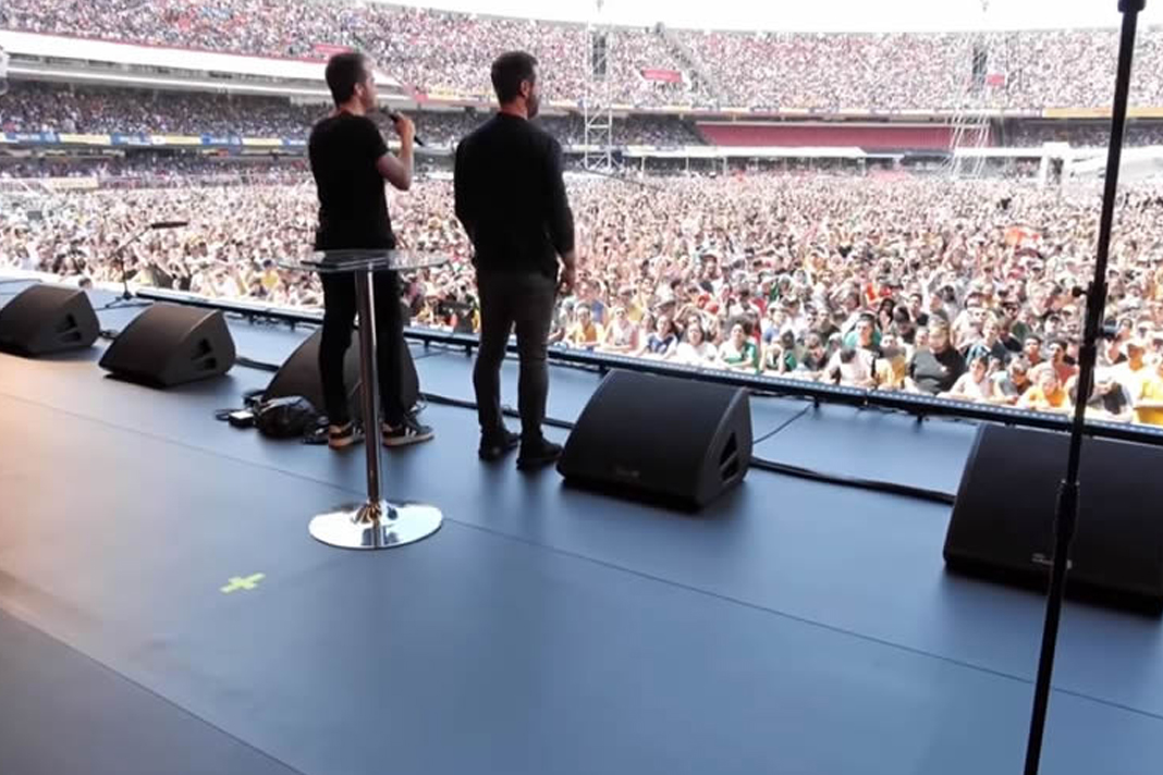god-is-on-the-move-in-brazil-christian-event-draws-over-140000-youth-brazils-president