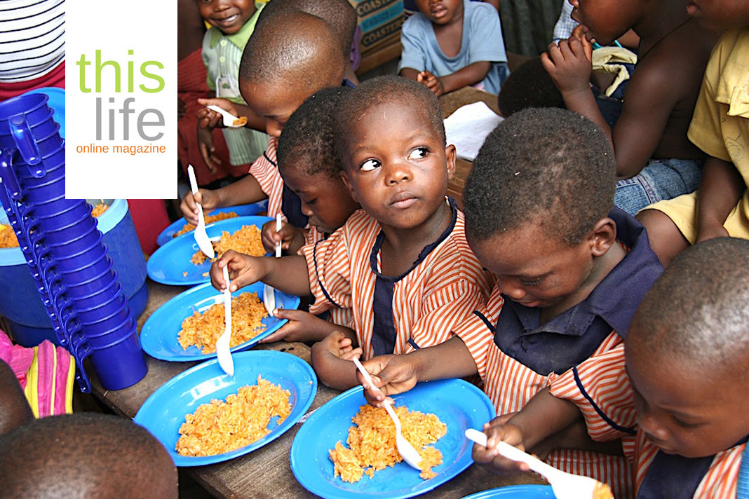 they-called-him-irresponsible-but-this-man-will-inspire-you Children eating
