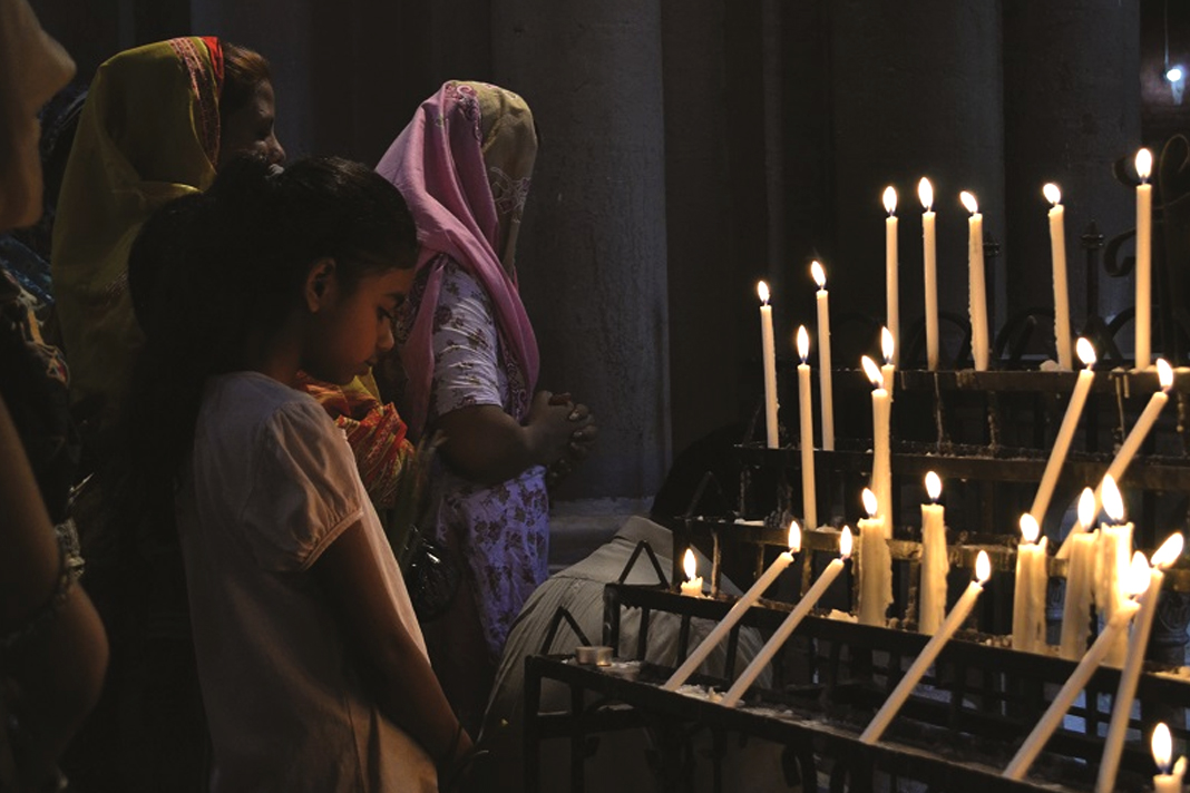 hope-abducted-13-year-old-girl-returned-to-christian-family-in-pakistan Christians in Pakistan