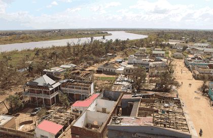 Reconstruction work in the areas affected by the cyclone is slow. / Jornal Notícias.