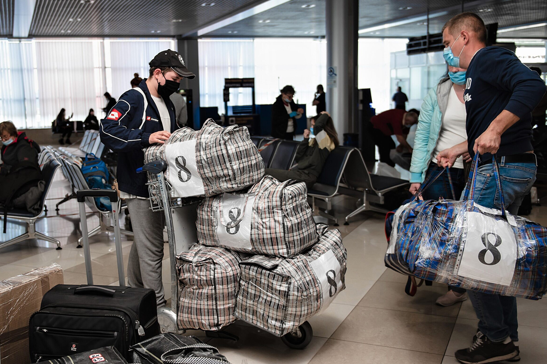 unexpected-surge-in-aliyah-during-covid-19-as-christians-offer-support New immigrants to Israel arrive from Moscow as coronavirus cases have increased in Russia and flattened in Israel, May 19, 2020. Photo by Svetlana Soroka.