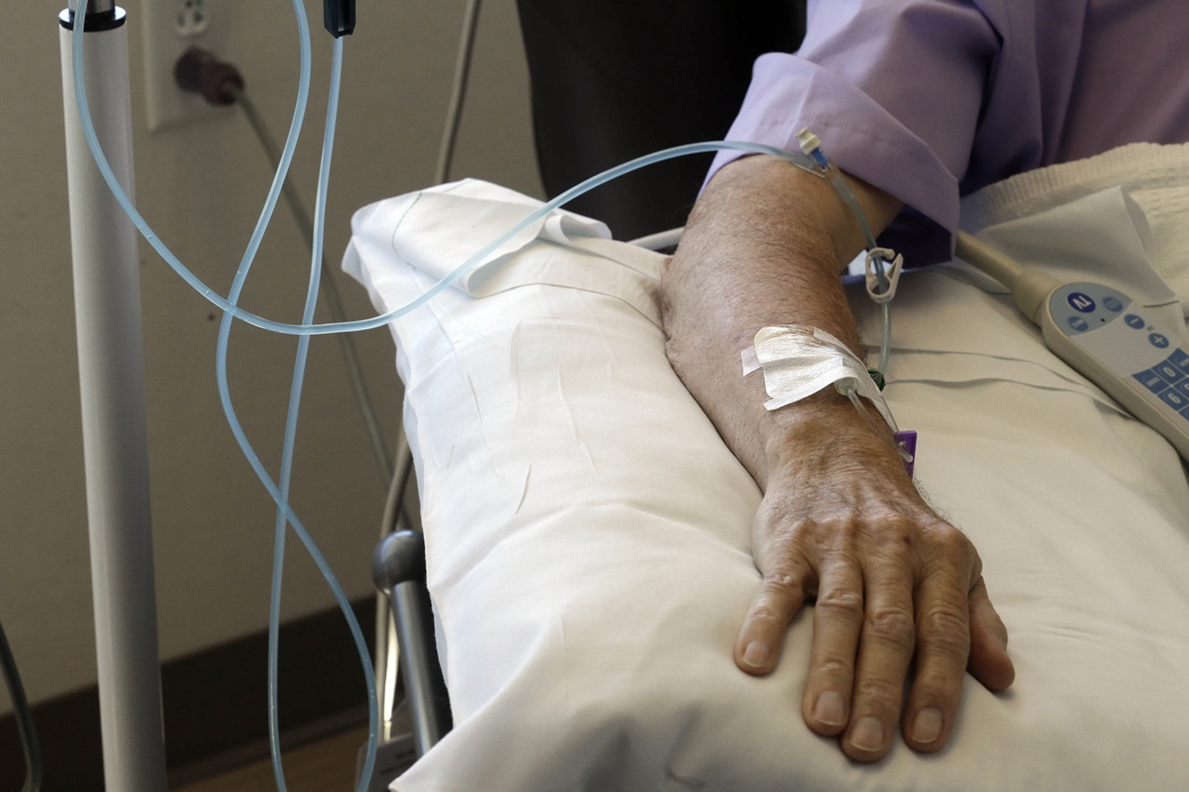 israeli-breakthrough-paves-the-way-to-chemo-free-cancer-treatment Person in hospital