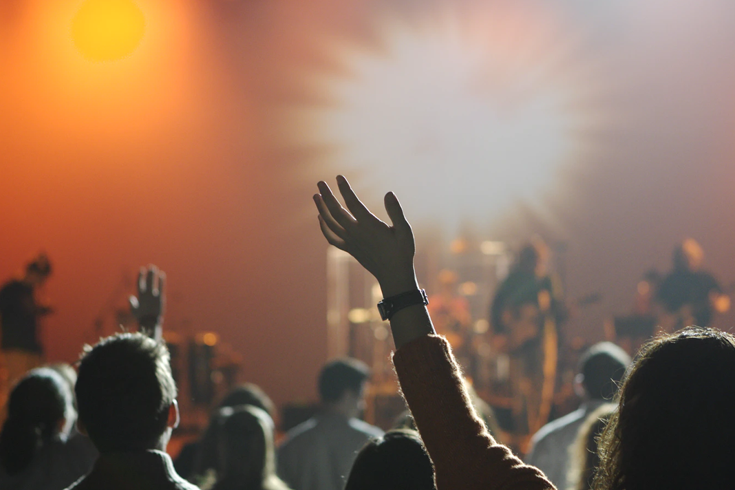 enough-is-enough-tony-perkins-calls-on-churches-to-reopen People Worshiping