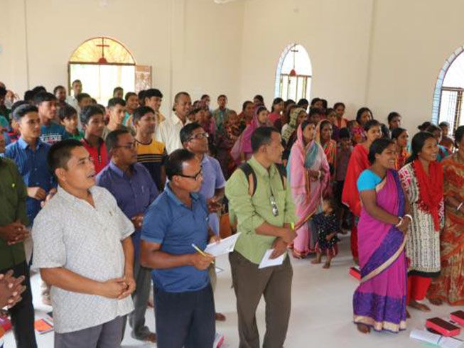 Bangladeshi Christians worshiping together. Islamist attacks against Christians and other minorities have been increasing during the 2020 Covid crisis
