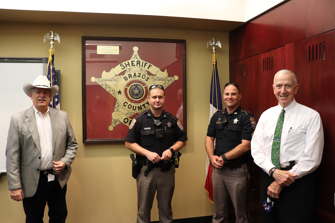 watch-texas-deputy-helps-save-newborn-baby-who-stopped-breathing Deputy Dodson being awarded the Life Saving Medal