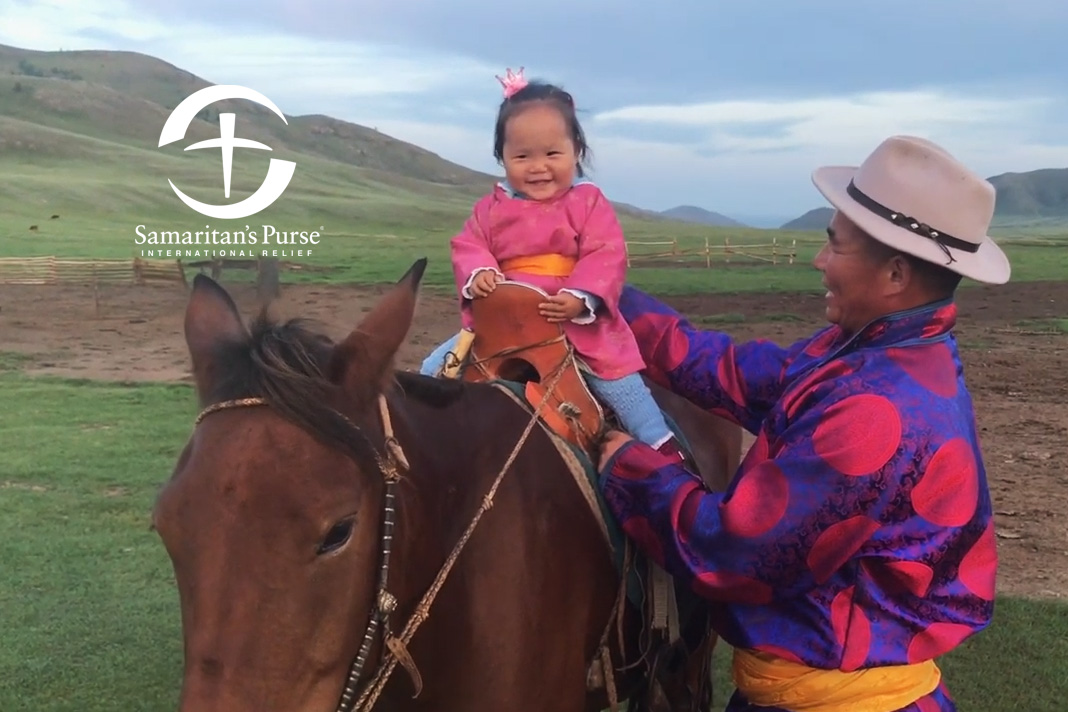 families-led-to-christ-after-childrens-lifesaving-operation-through-samaritans-purse Mongolian father and Daughter