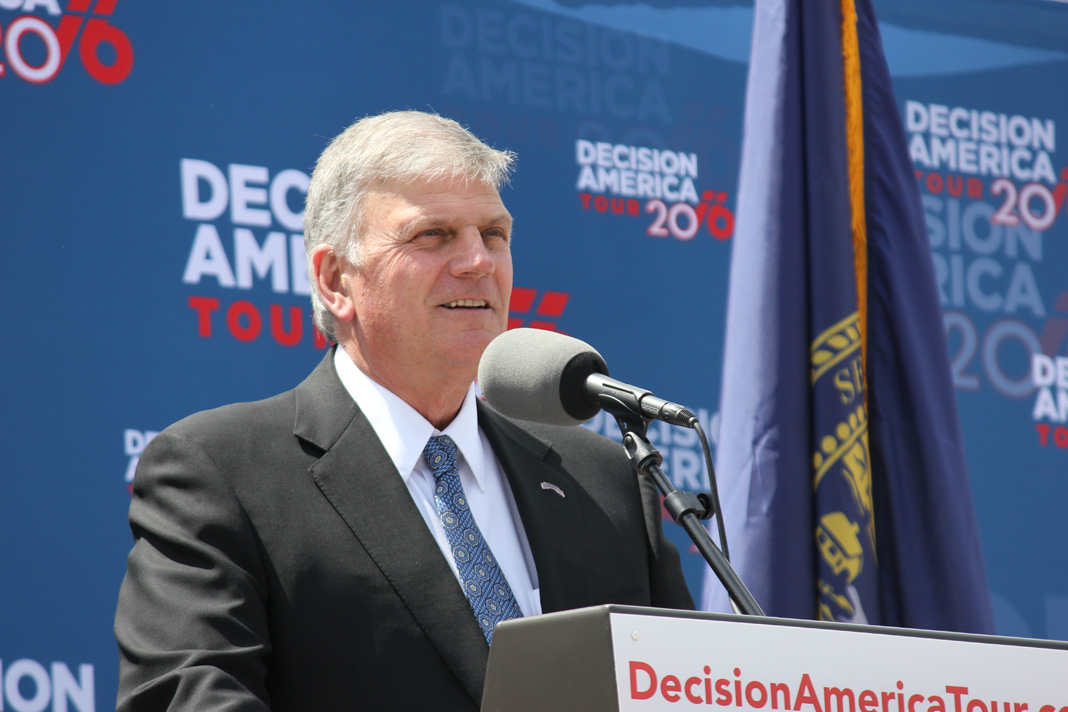 franklin-graham-rips-house-republicans-who-voted-for-impeachment-claims-they-betrayed-trump Franklin-Graham