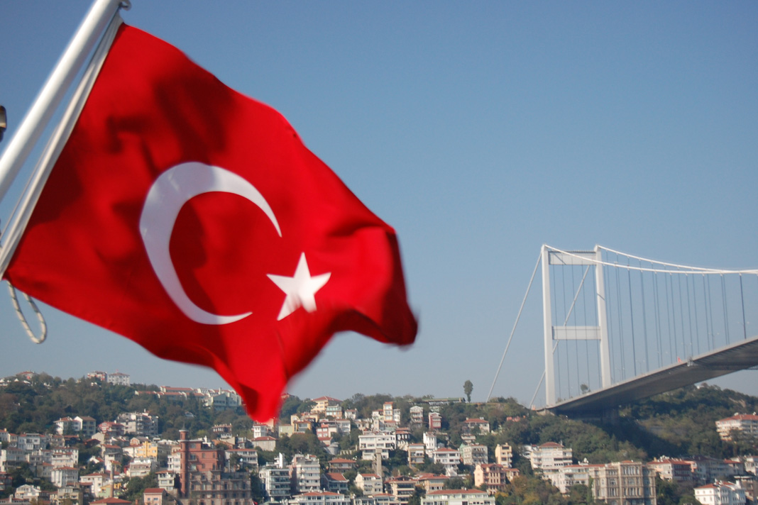 turkeys-quest-to-build-an-islamic-superpower Turkey flag