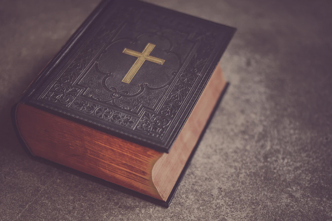 where-it-belongs-tennessee-house-passes-resolution-for-bible-to-become-state-book old martin luther bible
