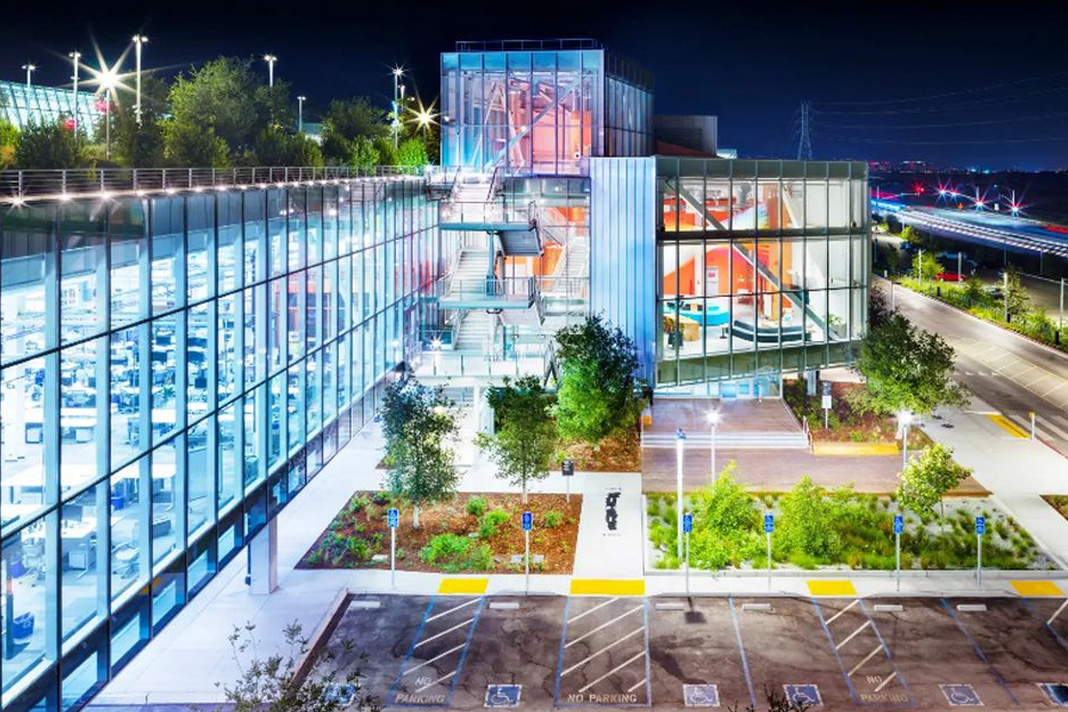 facebook-confirms-the-testing-of-a-new-prayer-feature Facebook headquaters in Menlo Park, San Mateo,USA. / Photo: Facebook,CC