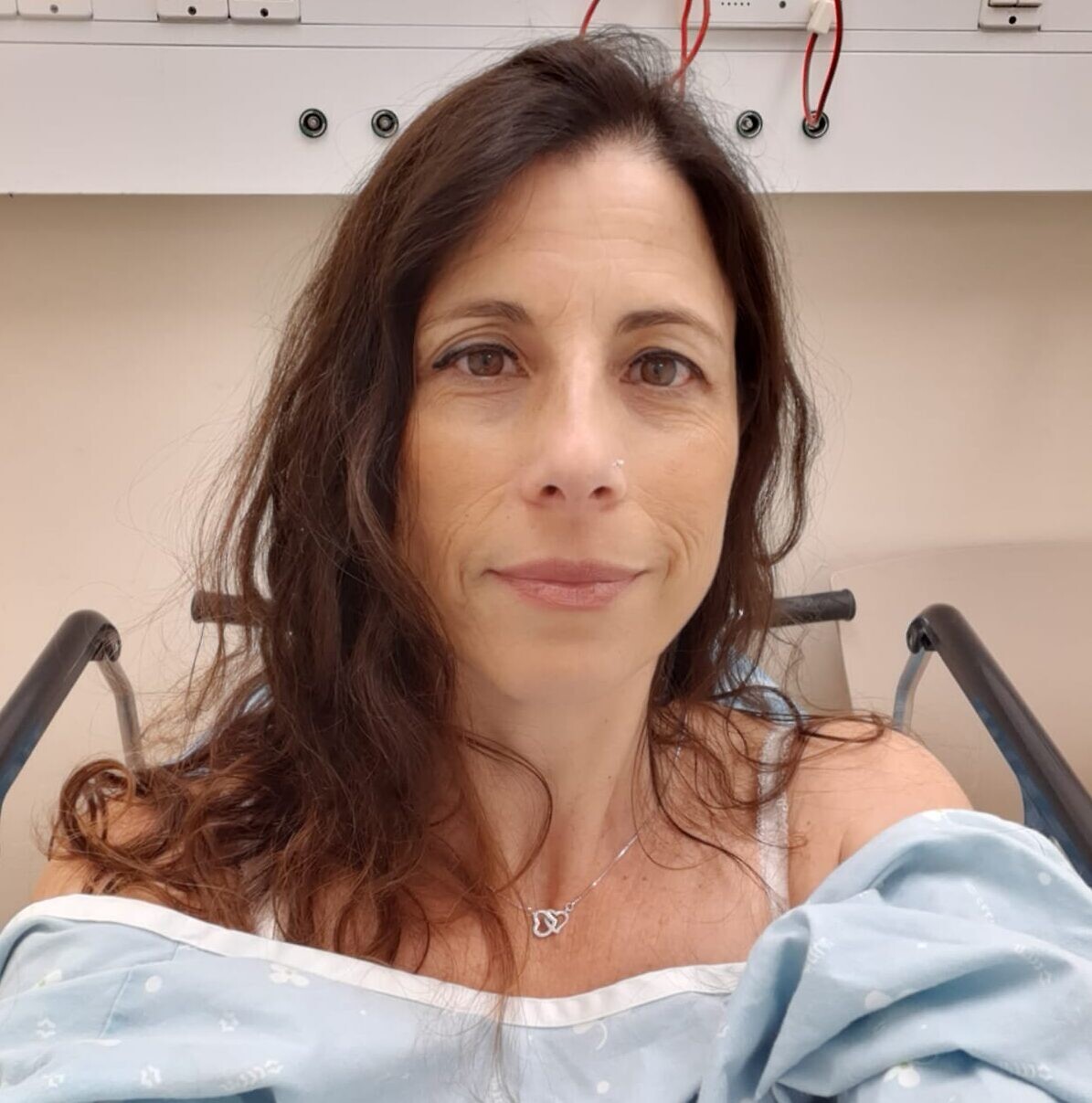 Idit Harel Segal ahead of her operation in June 2021 (Courtesy Zman Yisrael, Idit Harel Segal)