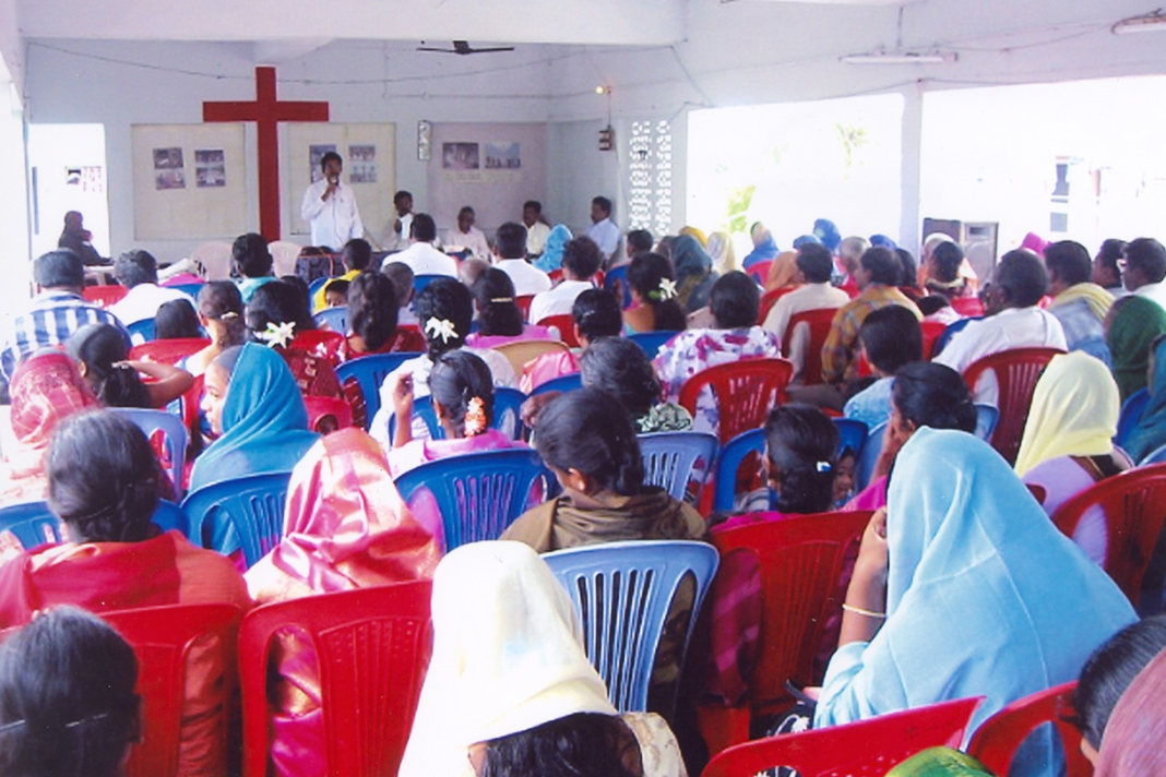 indian-pastor-16-severely-burned-with-acid-for-refusing-to-stop-praying A church service in India. A Barnabas Fund contact said that Christians across India are increasingly at risk of violence and persecution