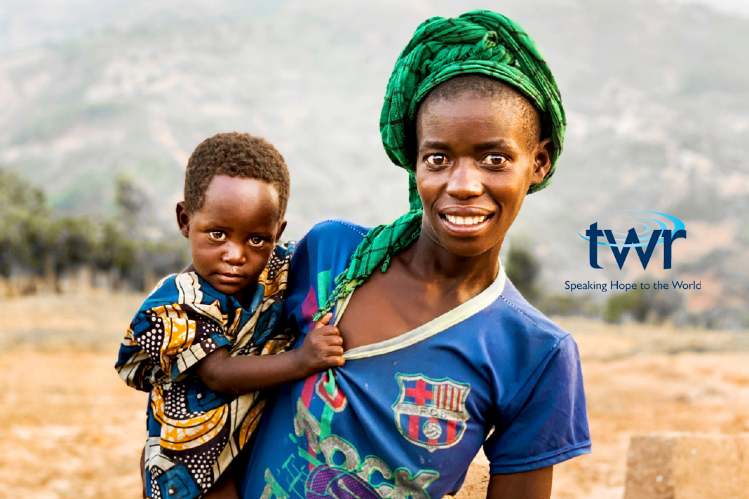 new-twr-outreach-brings-gospel-to-pygmy-villages3