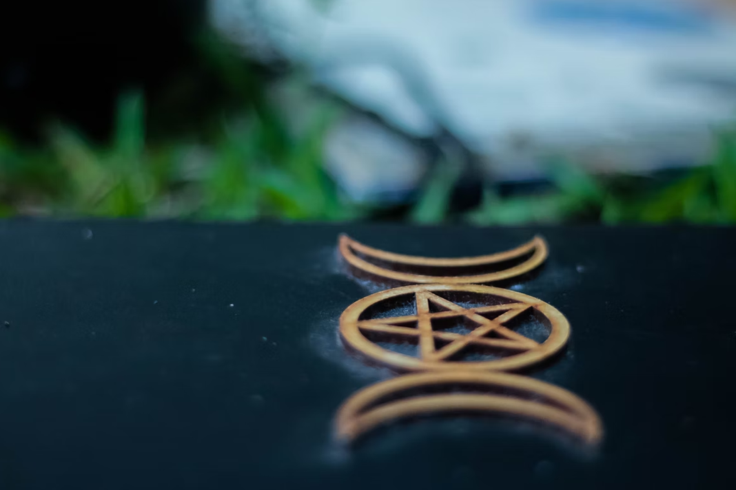 witches-warlocks-attack-christians-with-demonic-curses-after-roe-reversal