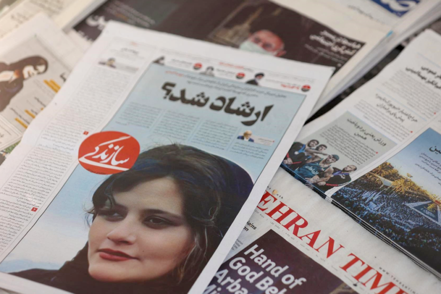 anti-hijab-protests-intensify-in-iran-over-womans-death-in-custody