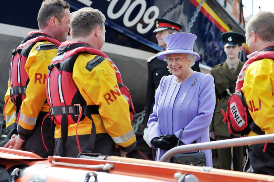 in-an-age-of-narcissists-queen-elizabeth-showed-what-it-means-to-be-a-faithful-servant-leader Queen Elizabeth