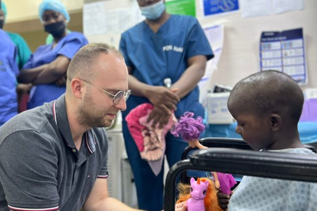 world-renowned-israeli-hospital-launches-humanitarian-mission-to-nigeria-treating-children-with-eye-cancer world-renowned-israeli-hospital-launches-humanitarian-mission-to-nigeria-treating-children-with-eye-cancer