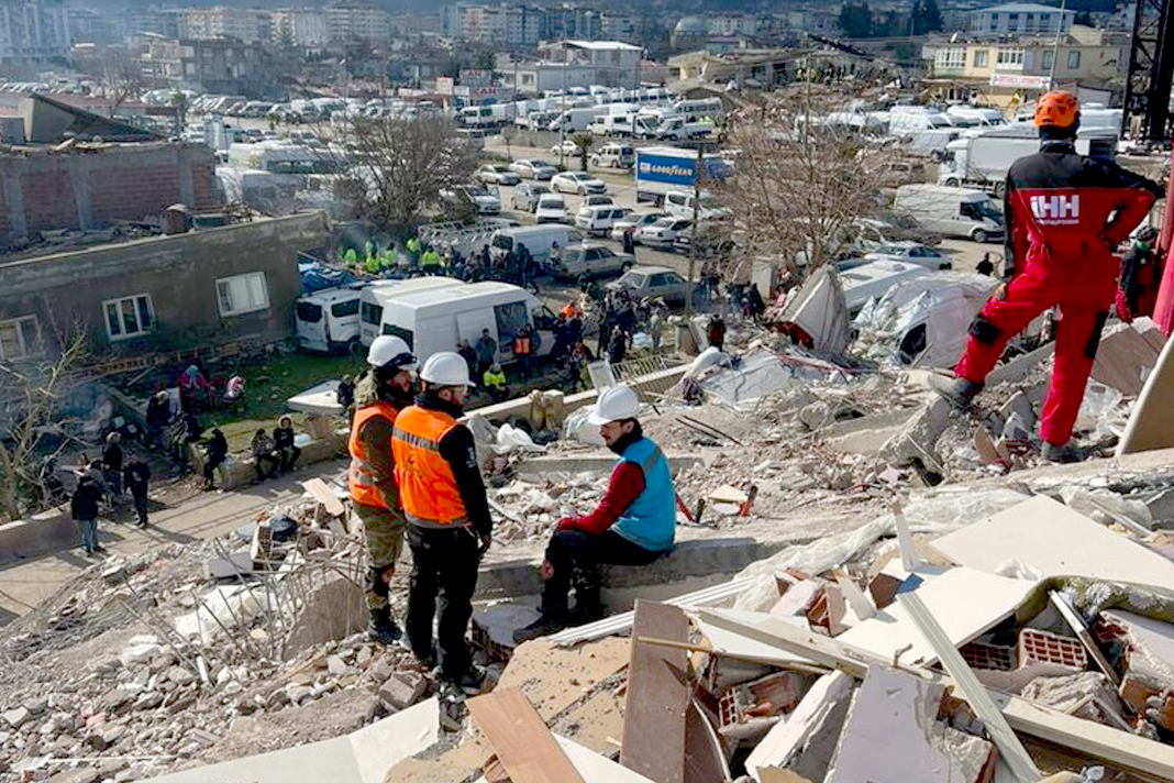 devastated-by-earthquake-turkish-christians-are-still-serving-their-neighbors devastated-by-earthquake-turkish-christians-are-still-serving-their-neighbors
