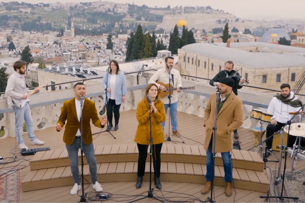 worship-song-in-hebrew-arabic-english-shows-only-jesus-can-bring-peace-between-jews-and-arabs worship-song-in-hebrew-arabic-english-shows-only-jesus-can-bring-peace-between-jews-and-arabs